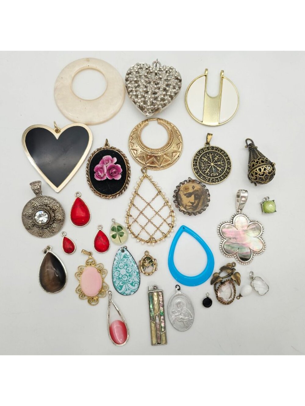 Pendant Lot Assorted Styles Materials Heart Teardrop Rhinestones 29 Pieces
